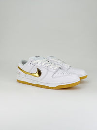 Nike SB Dunk Low golden