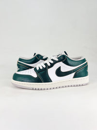 Nike air Jordan 1 low shiny green